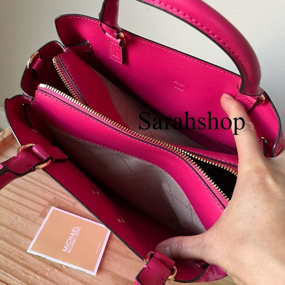 🌼Michael Kors Purse - Picture 11 of 14